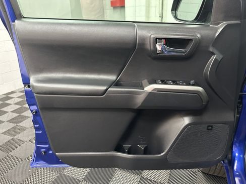 Used 2023 Toyota Tacoma Limited image 17