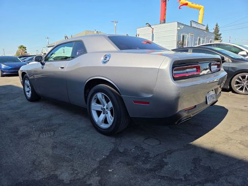 Used 2015 Dodge Challenger SXT w/ Driver Convenience Group image 2