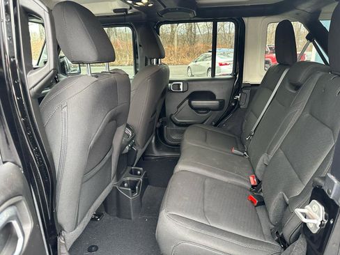 Used 2022 Jeep Wrangler Unlimited Sport image 12