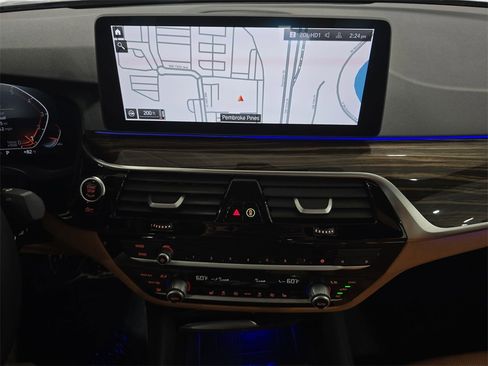 Certified 2023 BMW 530i w/ Convenience Package image 17