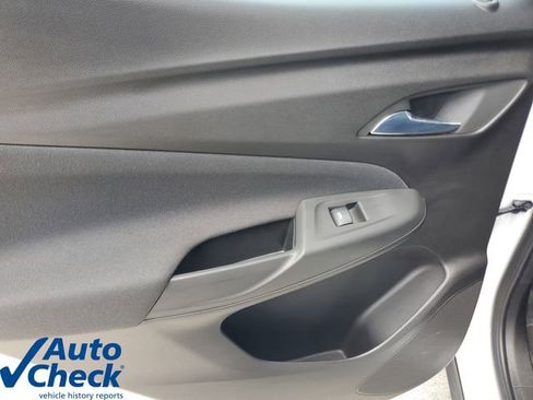 Used 2023 Chevrolet Bolt EUV LT w/ Comfort Package FWD image 13
