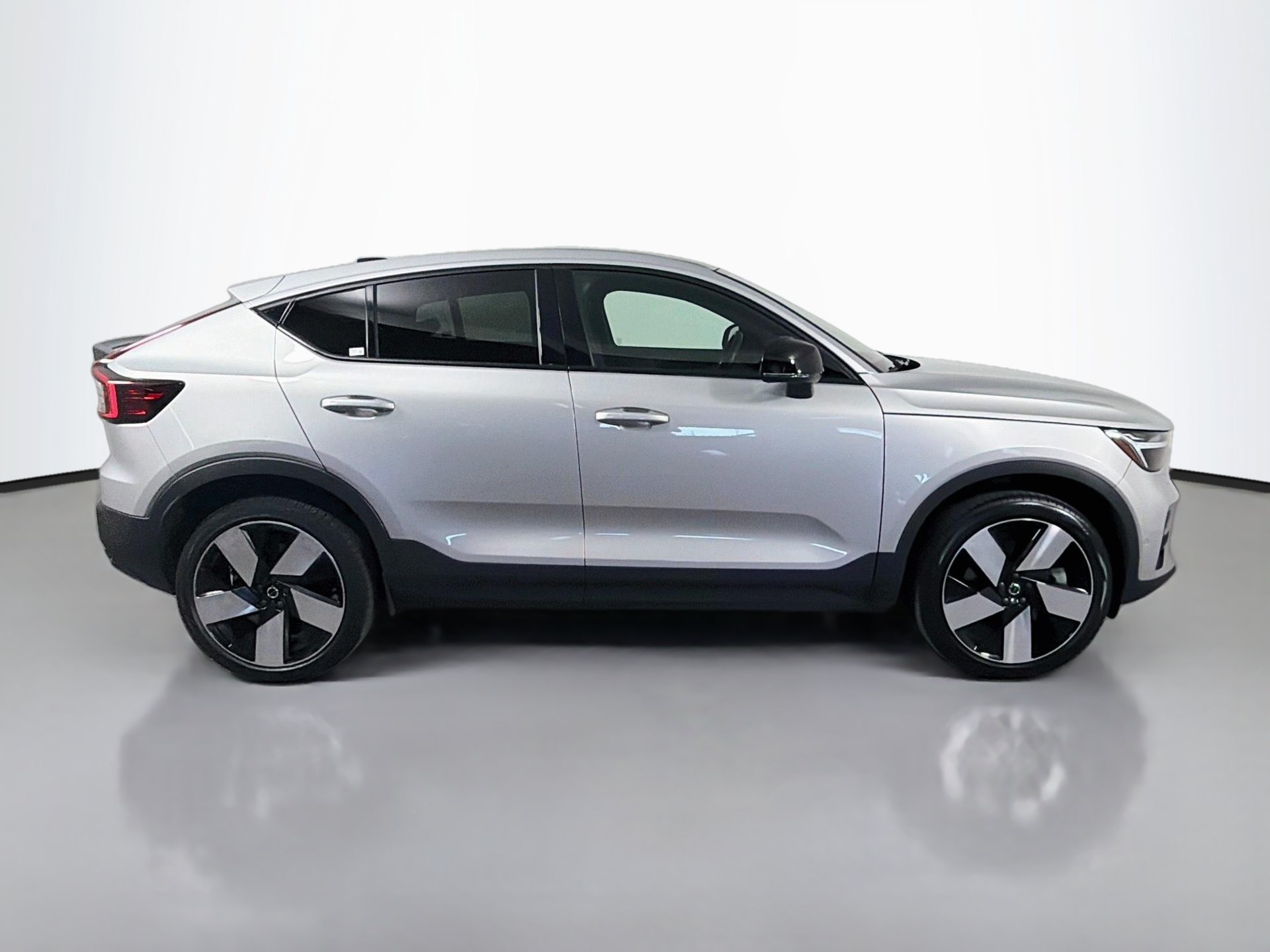 Used 2023 Volvo C40 P8 Recharge Ultimate AWD/4WD image 5