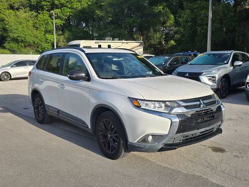 Used 2018 Mitsubishi Outlander LE FWD image 1
