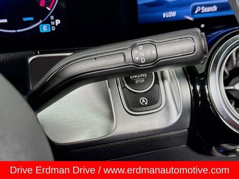 Used 2024 Mercedes-Benz GLB 250 4MATIC image 16