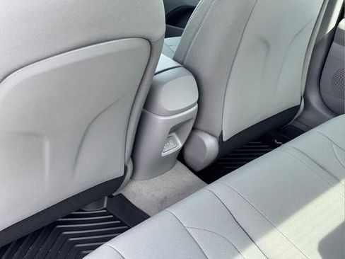 New 2026 Hyundai Elantra Sport FWD image 18
