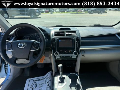 Used 2012 Toyota Camry LE FWD image 14