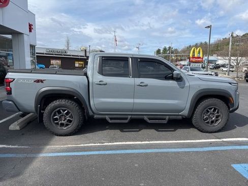 Used 2024 Nissan Frontier PRO-4X w/ Technology Package image 5