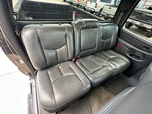 Used 2004 Chevrolet Silverado 2500 LT w/ Skid Plate Package AWD/4WD image 56