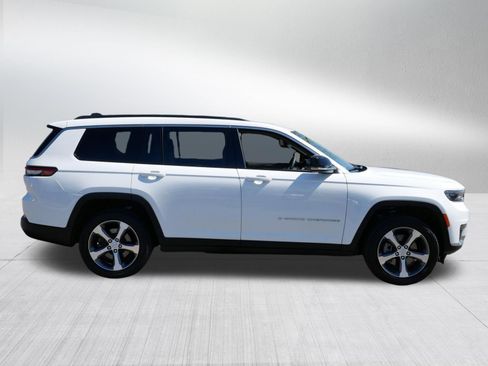 Used 2025 Jeep Grand Cherokee L Limited w/ Trailer Tow Package AWD/4WD image 8