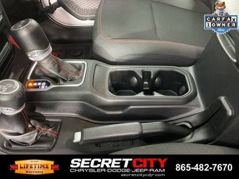 Used 2022 Jeep Wrangler Unlimited Rubicon AWD/4WD image 25