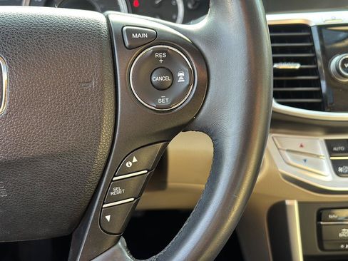 Used 2015 Honda Accord Touring image 33
