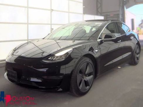 Used 2018 Tesla Model 3 Long Range RWD image 1