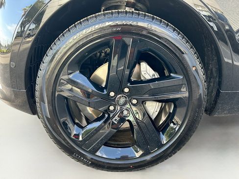 New 2025 Land Rover Discovery Dynamic SE image 37