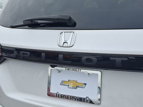 Used 2023 Honda Pilot LX image 30