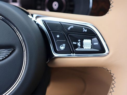 New 2025 Bentley Bentayga image 27