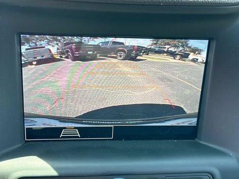 Used 2023 GMC Terrain SLE w/ Driver Convenience Package FWD image 17