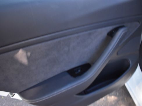 Used 2018 Tesla Model 3 Long Range image 18