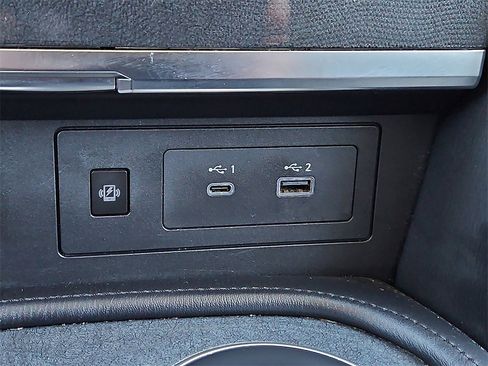 Used 2024 Nissan Armada SV image 25