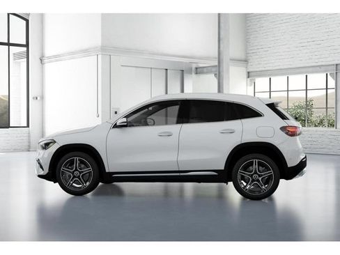Used 2026 Mercedes-Benz GLA 250 4MATIC image 33