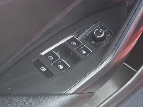 Used 2021 Volkswagen Jetta SE image 21