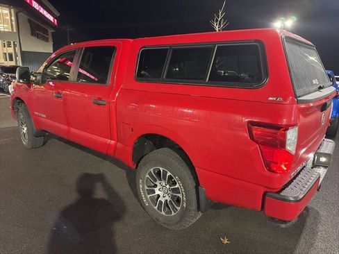 Used 2022 Nissan Titan SV w/ SV Convenience Package image 8