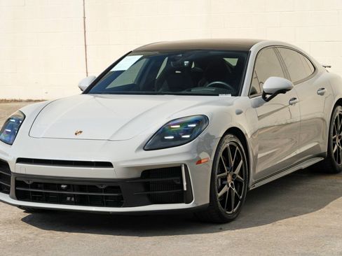 Used 2025 Porsche Panamera image 55