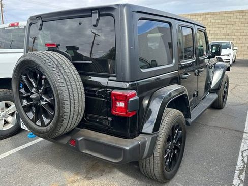 Used 2023 Jeep Wrangler Unlimited Sahara image 4