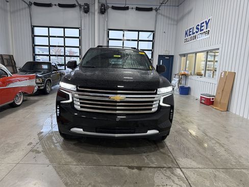 Used 2024 Chevrolet Tahoe High Country w/ Advanced Technology Package image 3