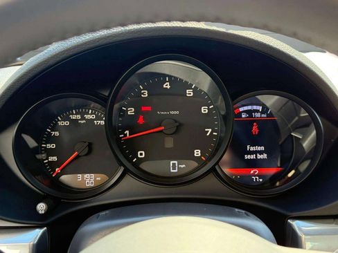 Used 2024 Porsche 718 Cayman w/ Sport Chrono Package image 48