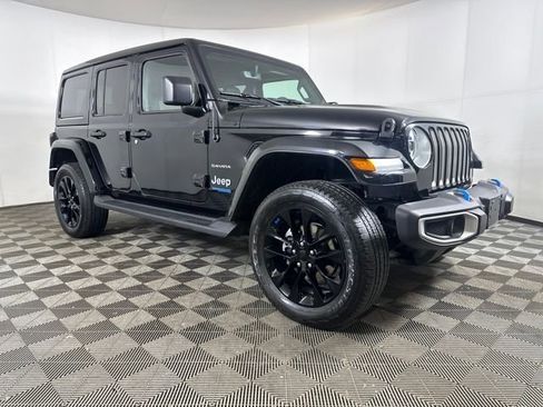 Used 2022 Jeep Wrangler Unlimited Sahara w/ Cold Weather Group image 2