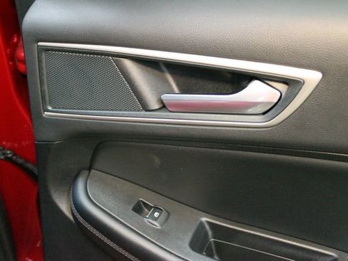 Used 2024 Ford Edge SEL w/ Convenience Package image 13