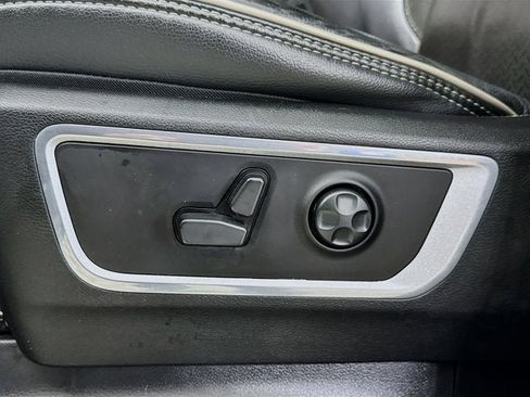 Used 2021 RAM 1500 Laramie image 19