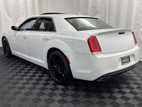 Used 2015 Chrysler 300 Limited image 8
