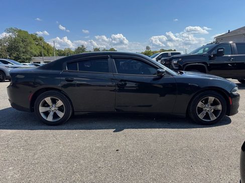 Used 2015 Dodge Charger SXT RWD image 7