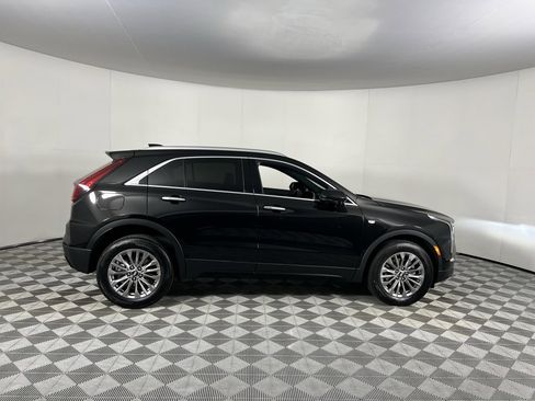 Used 2025 Cadillac XT4 Premium Luxury w/ Cold Weather Package image 5
