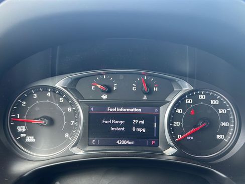 Used 2023 GMC Terrain SLT w/ Tech Package FWD image 10