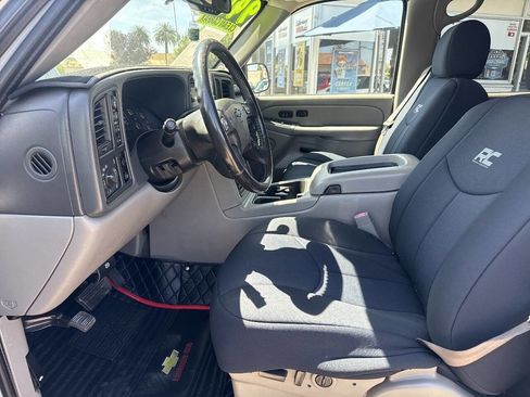 Used 2006 Chevrolet Avalanche Z71 w/ Sun And Sound Package image 3