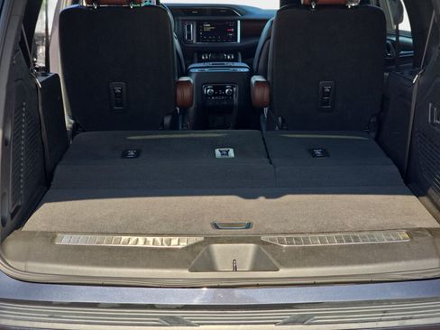 Used 2023 GMC Yukon Denali Ultimate AWD/4WD image 14