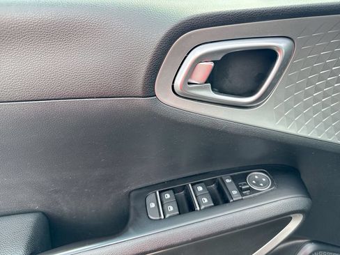 Used 2024 Kia Soul LX w/ Option Group 015 FWD image 20