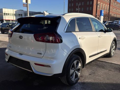 Used 2018 Kia Niro LX image 4