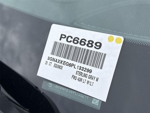 Used 2023 Chevrolet Equinox LT FWD image 31