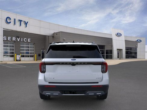 New 2026 Ford Explorer Active w/ Active Comfort Package image 7