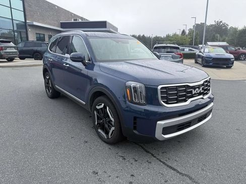 Certified 2024 Kia Telluride S w/ S Sunroof Package FWD image 3
