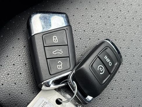 Used 2023 Volkswagen Atlas SE FWD image 37