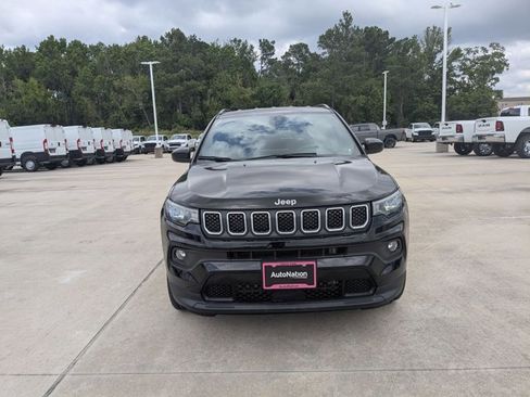 Used 2018 Jeep Compass Limited w/ Navigation Group FWD image 2