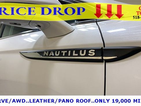 Used 2023 Lincoln Nautilus Reserve w/ Equipment Group 201A image 10