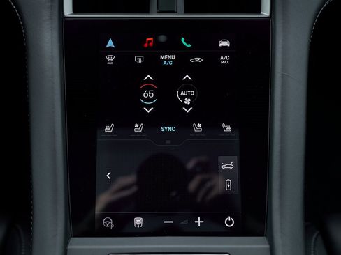 Used 2025 Porsche Taycan Turbo S w/ Premium Package image 70