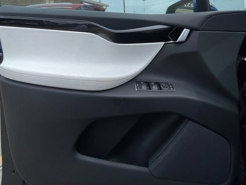 Used 2018 Tesla Model X 75D AWD/4WD image 33