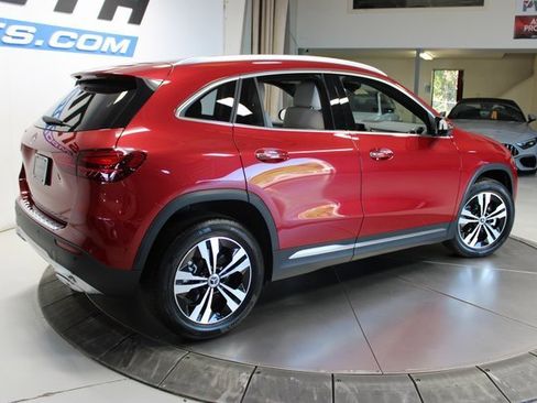 Used 2024 Mercedes-Benz GLA 250 w/ Exclusive Package image 6