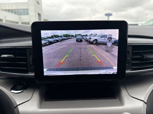 Certified 2022 Ford Explorer XLT w/ Equipment Group 202A AWD/4WD image 10